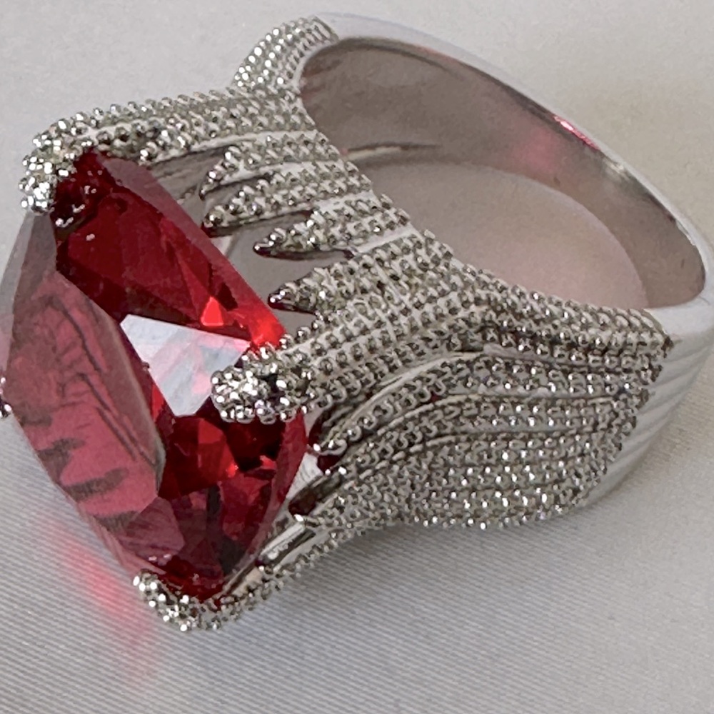 🛑✋Price Drop ✋🛑Sterling Silver Cocktail Ring.